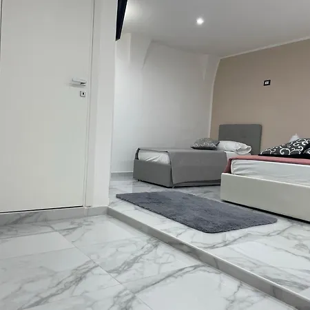 招待所 Ludben House *