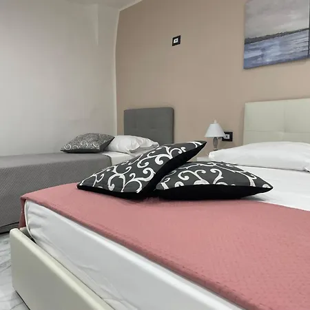 Ludben House 招待所 那不勒斯